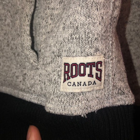 ROOTS zip-up sweater - Picture 2 of 6